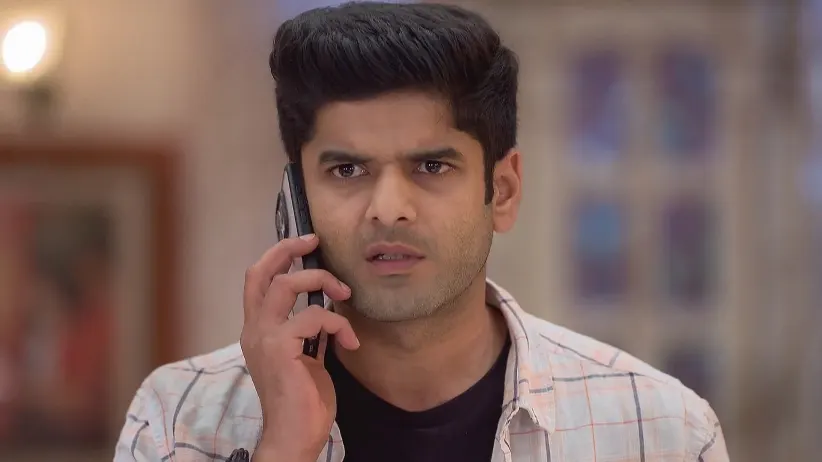 Rayan Mistakes a Disguised Parul for a Thief - Parineeta