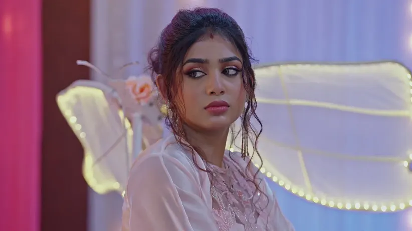 Malishka Scolds Anushka