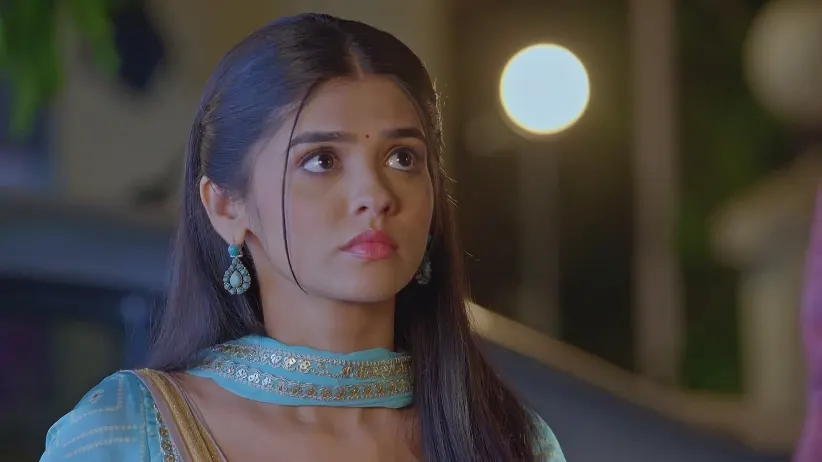 Payal Has a Derogatory Chat with Raunak