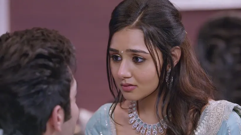 Shalu Asks Aayush a Question - Bhagya Lakshmi