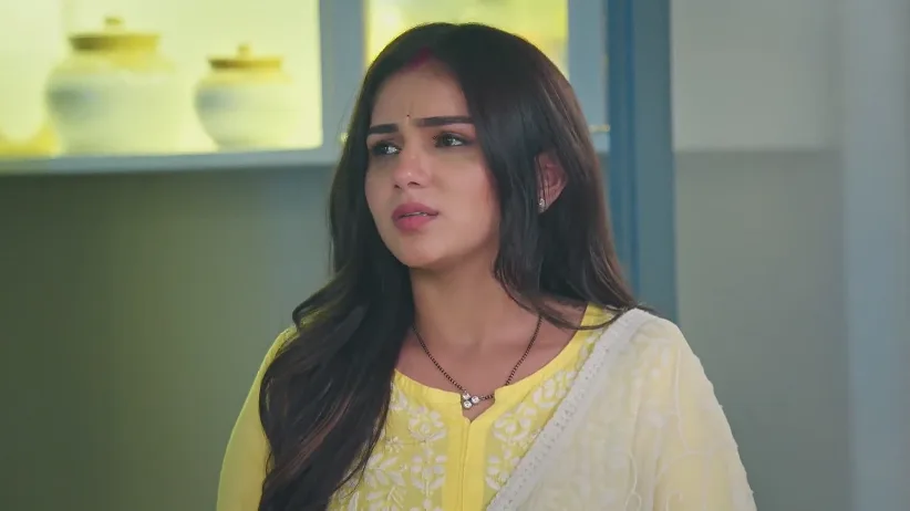 Suraj Persuades Jagriti to Have Food - Jagriti