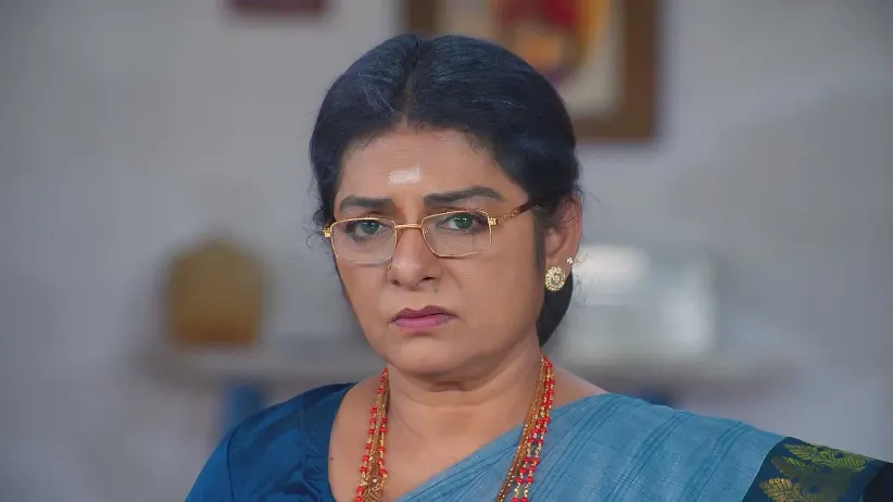 Charulatha's Condition Shocks Janaki - Sandhya Raagam