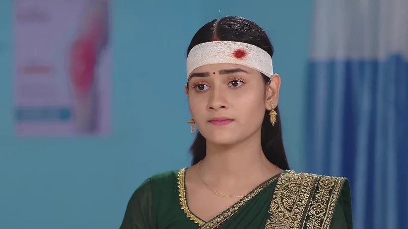 Lakshmi Learns about a Woman's Problems - Tuma Bina