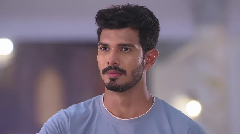 Mani Chases Raghav's Goons