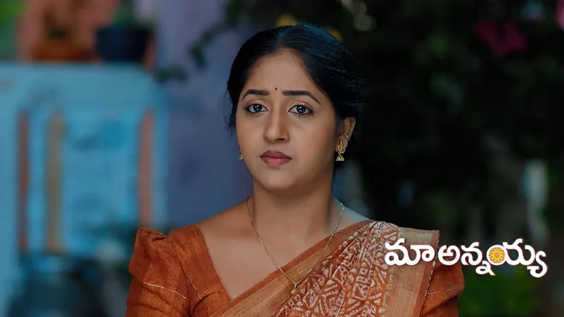 Veerraju Sneaks into Ganga’s House for Amrutha