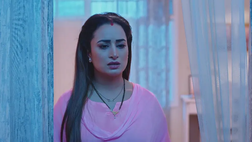 Ridhi Notices Deepa Speaking with a Man - Nava Mod
