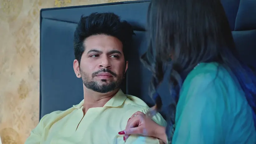 Gulshan and Navneet Criticise Mannat - Mannat