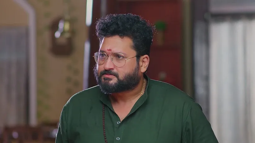 Aditya's Gift Shocks Aadhya - Sandhyaraaga