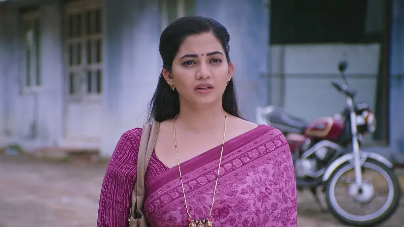 Vishwa Visits Jayanth's House to Meet Jahnavi