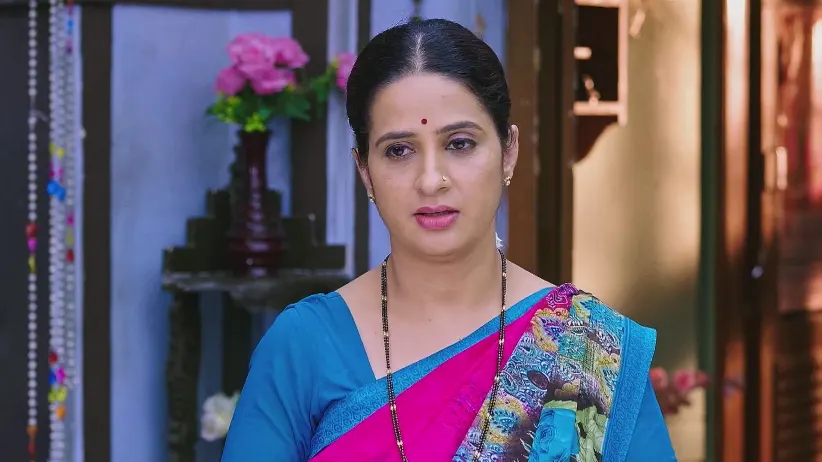 Veena's Preaching Annoys Santosh