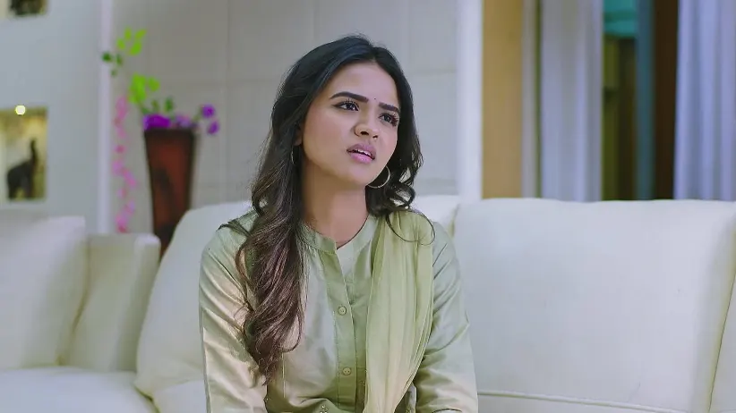 Tanu's Teasing Annoys Vishwa - Lakshmi Nivasa