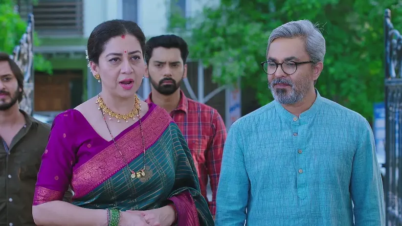 Dathatreya and Madhav Reason with Sanjay's Parents - Shrirasthu Shubhamasthu