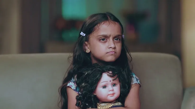 Sharath's Attempt to Entertain Hitha - Naa Ninna Bidalaare
