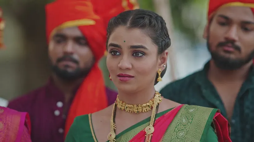 Tulja Advises Surya - Lakhat Ek Amcha Dada