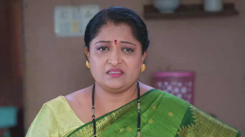 Charuhas Goes to Bring Akshara Back - Tula Shikvin Changlach Dhada