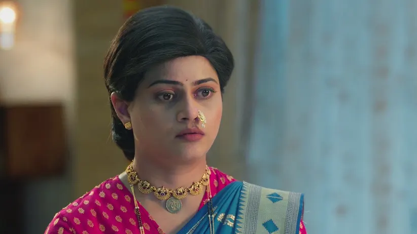 Seeta Defends Shiva in front of Everyone - Shiva