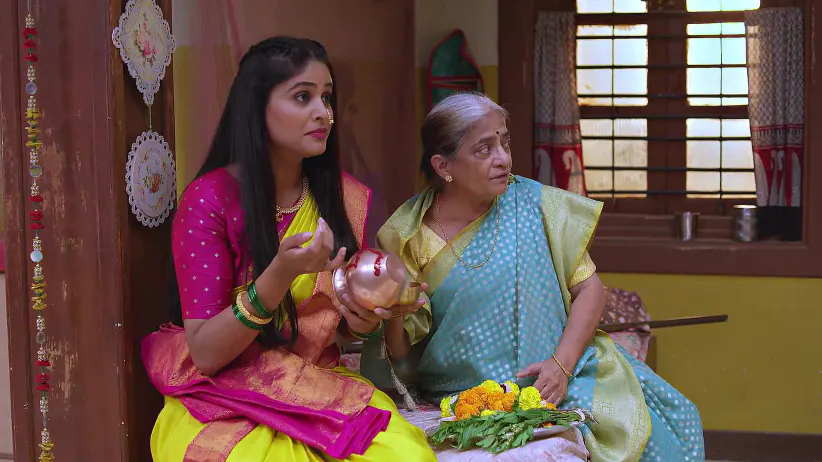 The Dalvi Family Prepare for Gudi Padwa - Lakshmi Niwas