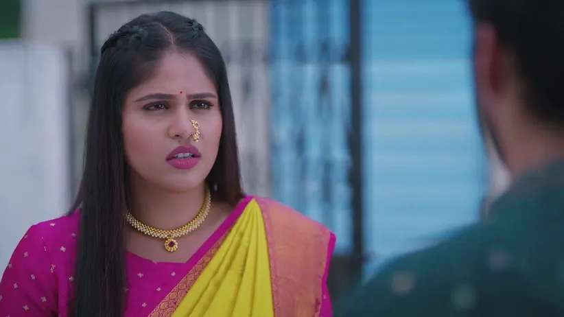 Bhavana Apologises To Siddhiraj - Lakshmi Niwas