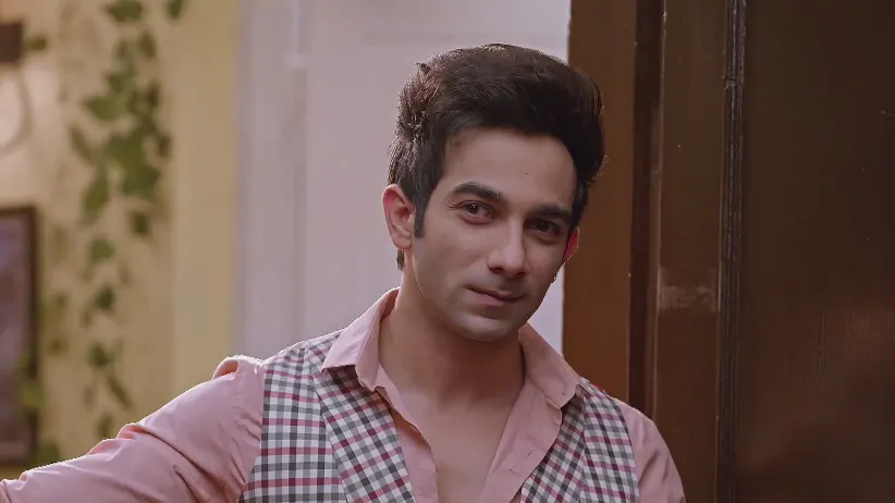 Aayush Comes to Meet Anushka