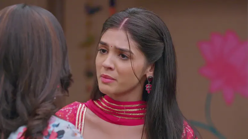 Gayatri Worries for Prarthana - Kumkum Bhagya