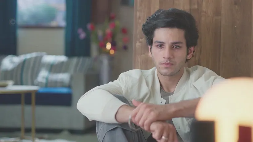 Karishma's Lover Calls Avinash to Meet Her - Vasudha