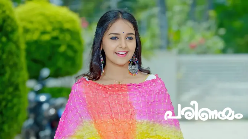 Ahalya Sees a News about Vedanth on TV