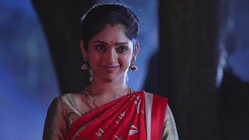 Siddharth's Love Pleases Rani - Ninaithale Innikkum