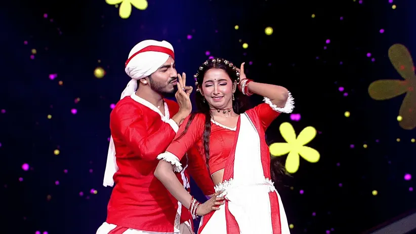 Kolkata Police Detective Sayanti Shines on Stage - Dance Bangla Dance S13- Promo