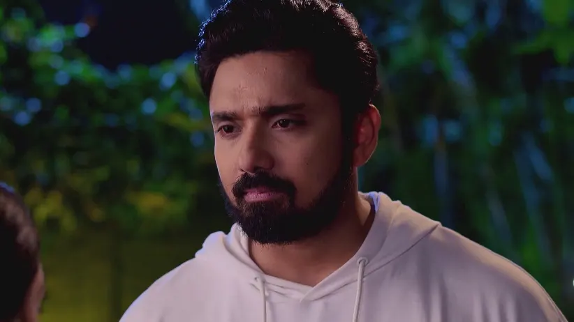 Aarshi Saves Shakyajit from a Snake - Tui Amar Hero