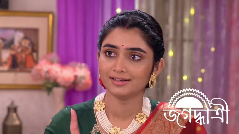 Koushiki Prepares Durga as Jagadhatri