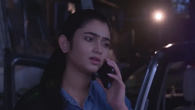 Swayambhu Asks about Durga's Identity on a Call - Jagadhatri