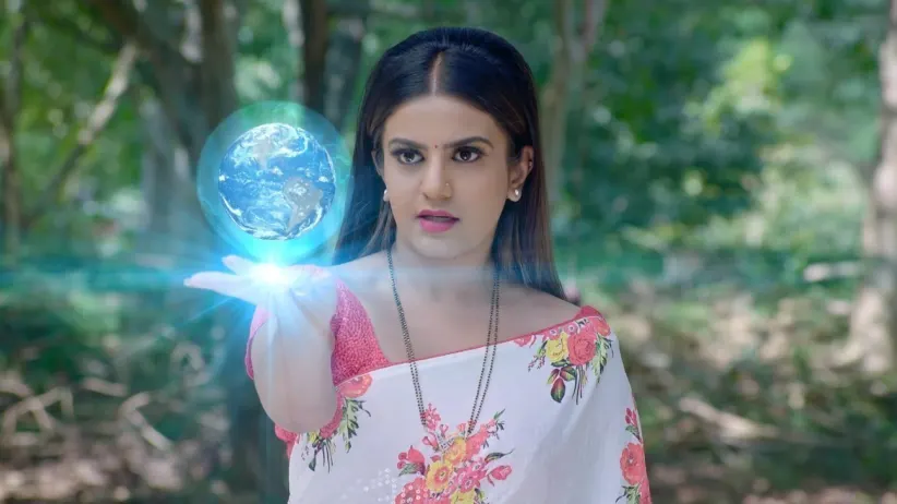 Shivani Comes across Takshaka