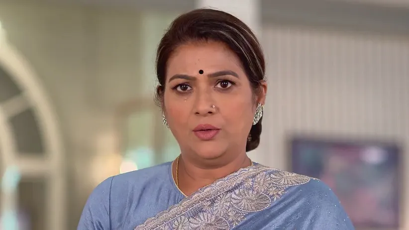Arya's Mother Ties the Sacred Thread to Him - Chirodini Tumi Je Amar