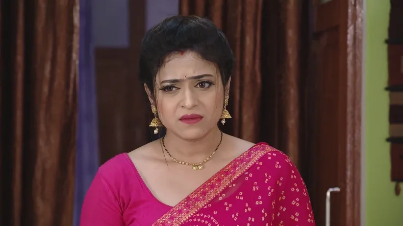 Upasana and Pooja Learn about Archana's Marriage - Sathi Sata Janmara