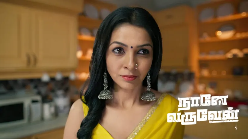 Thulasi Badmouths Mohan and Radha's Relationship