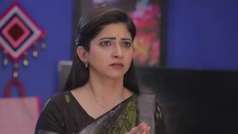 Bharathi Argues With Lakshmi 
