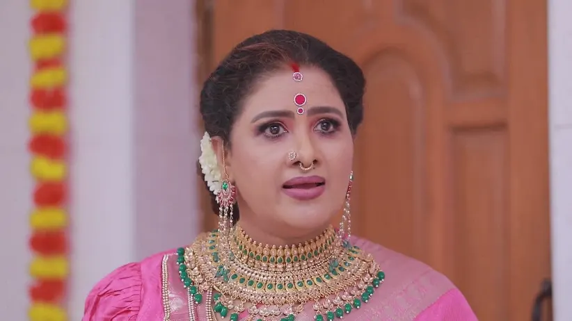 Renuka Scold Anandi - Valliyin Velan 