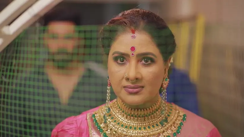 Velan Tries to Reassure Anandi