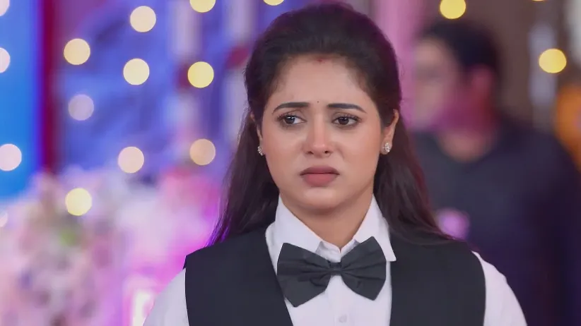 Raghuram Gets Irked to See Bhuvaneshwari