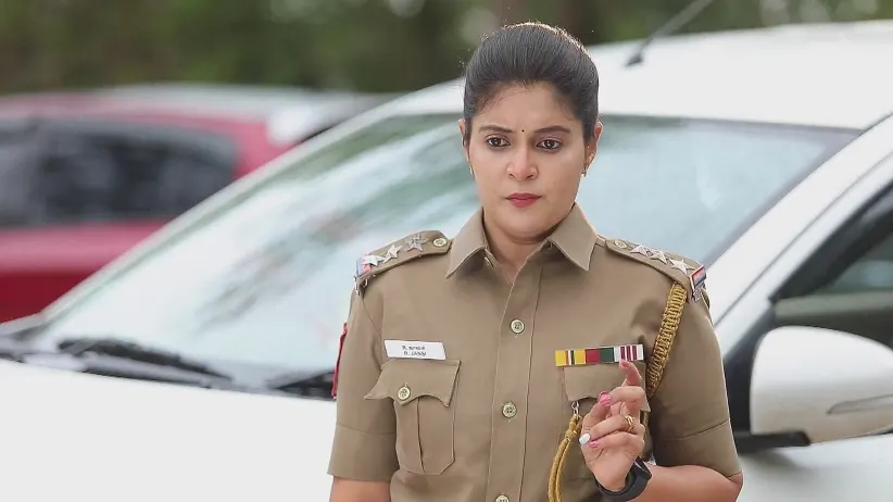 Savitri Looks for Heirloom Nuptial Chain