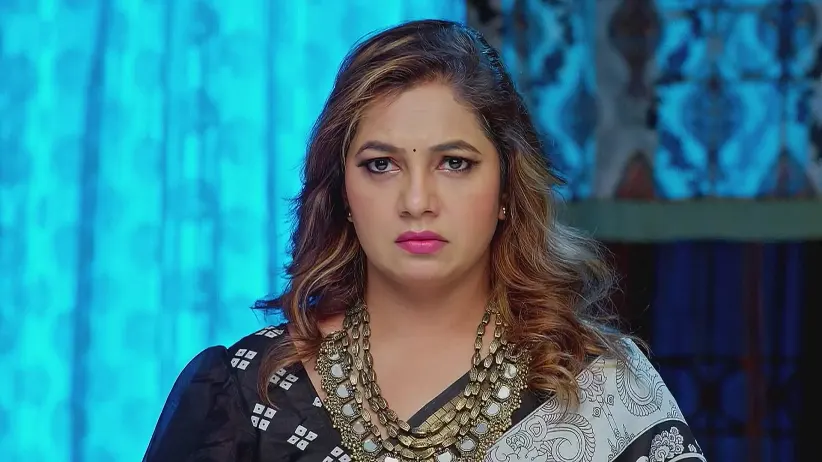 Vikranth Lies to Vishal and His Family - Trinayani