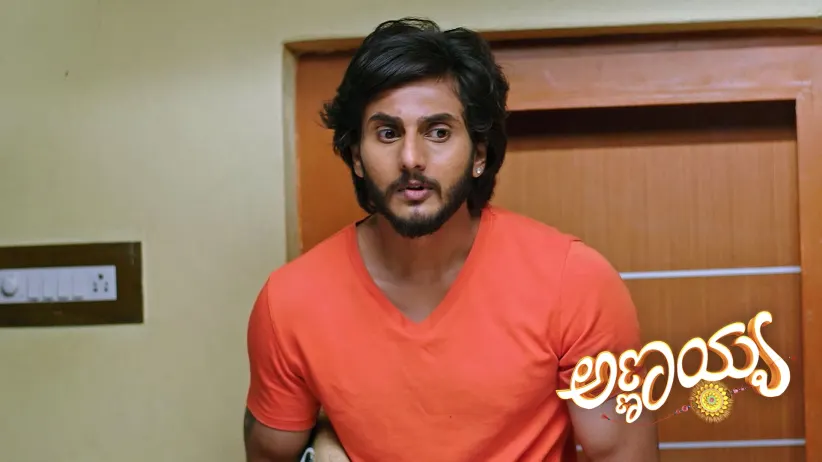 Parvathi Asks Shivanna for a Kiss