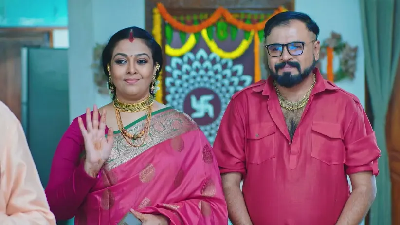 Sri Ram and Subbi Leave to Meet Swami - SeethaRaama