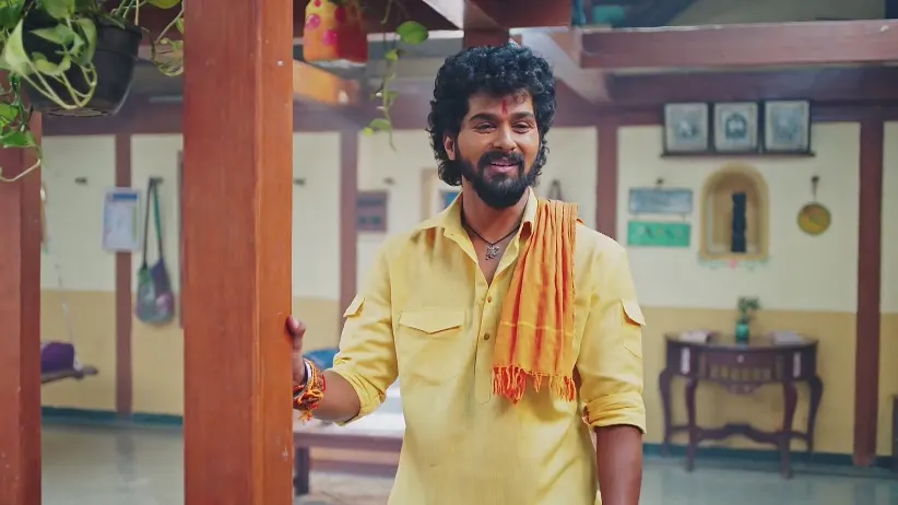 Surya Misses Rajashree - Lakhat Ek Amcha Dada