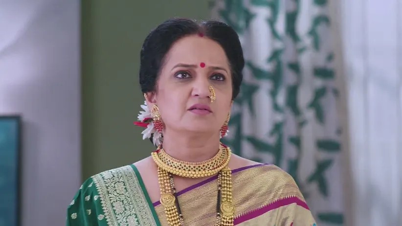 Charuhas Makes a Request to Bhuvaneshwari - Tula Shikvin Changlach Dhada