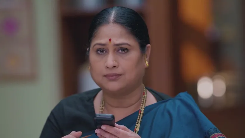 Lakshmi Learns about Siddhiraj's Engagement - Lakshmi Niwas