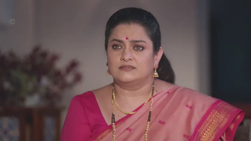 Maya Decides to Oust Meera - Tula Japnar Aahe