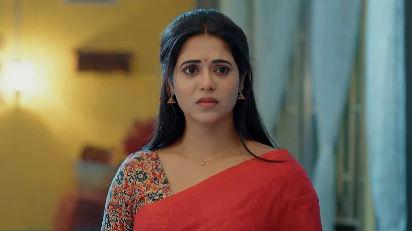 Siddhu Spots Tulasi at the Temple