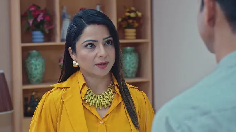 Harish Gives Jasmine a Reminder