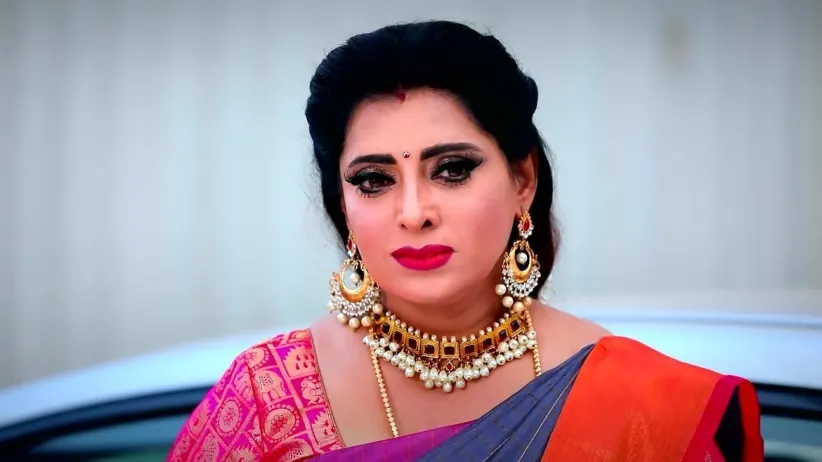 Parameshwaran Sends a Notice to Akhila